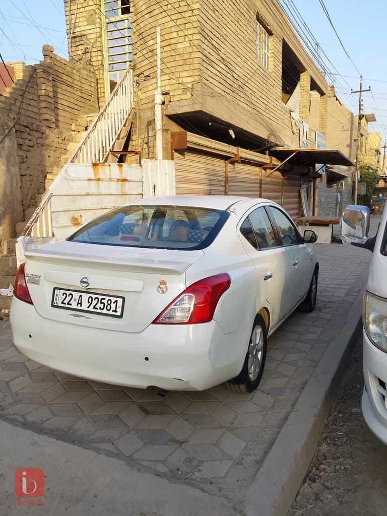 Nissan Sunny SV 3