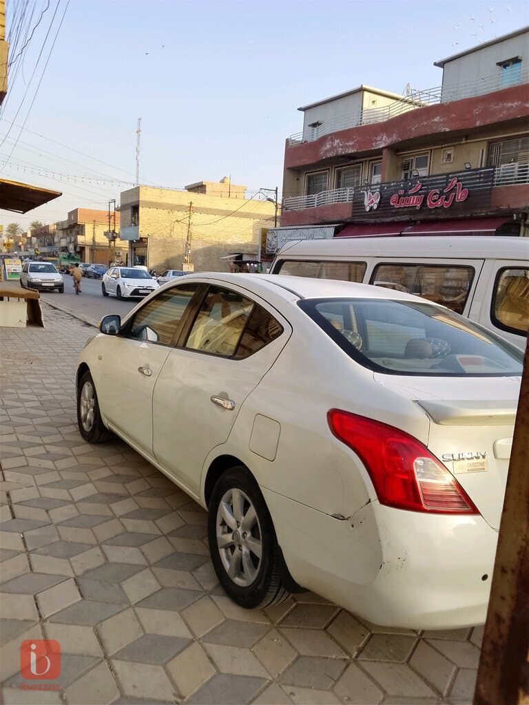 Nissan Sunny SV 4