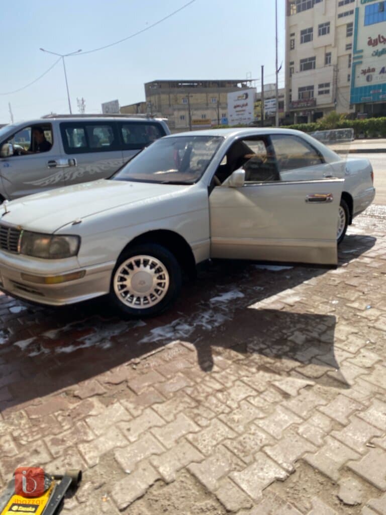 Toyota Crown XLE