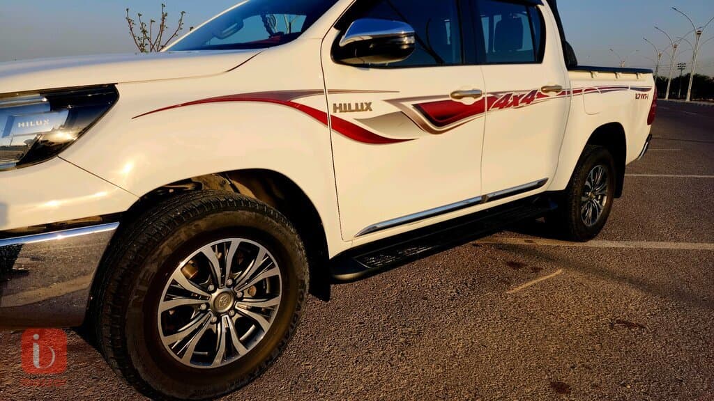 Toyota Hilux Double Cab GLX 6