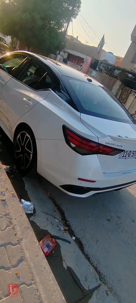 Nissan Sentra SR 8