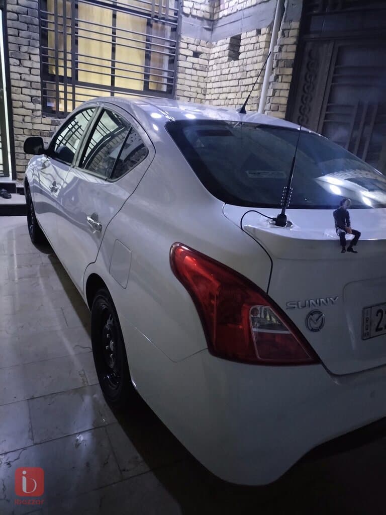 Nissan Sunny SV 5