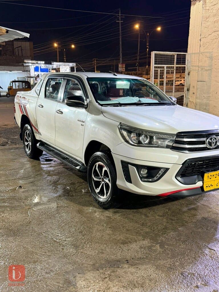 Toyota Hilux 4