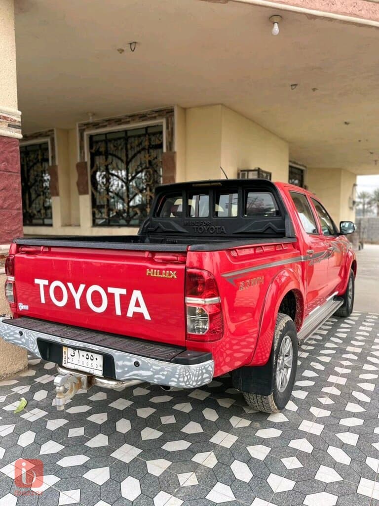 Toyota Hilux 8