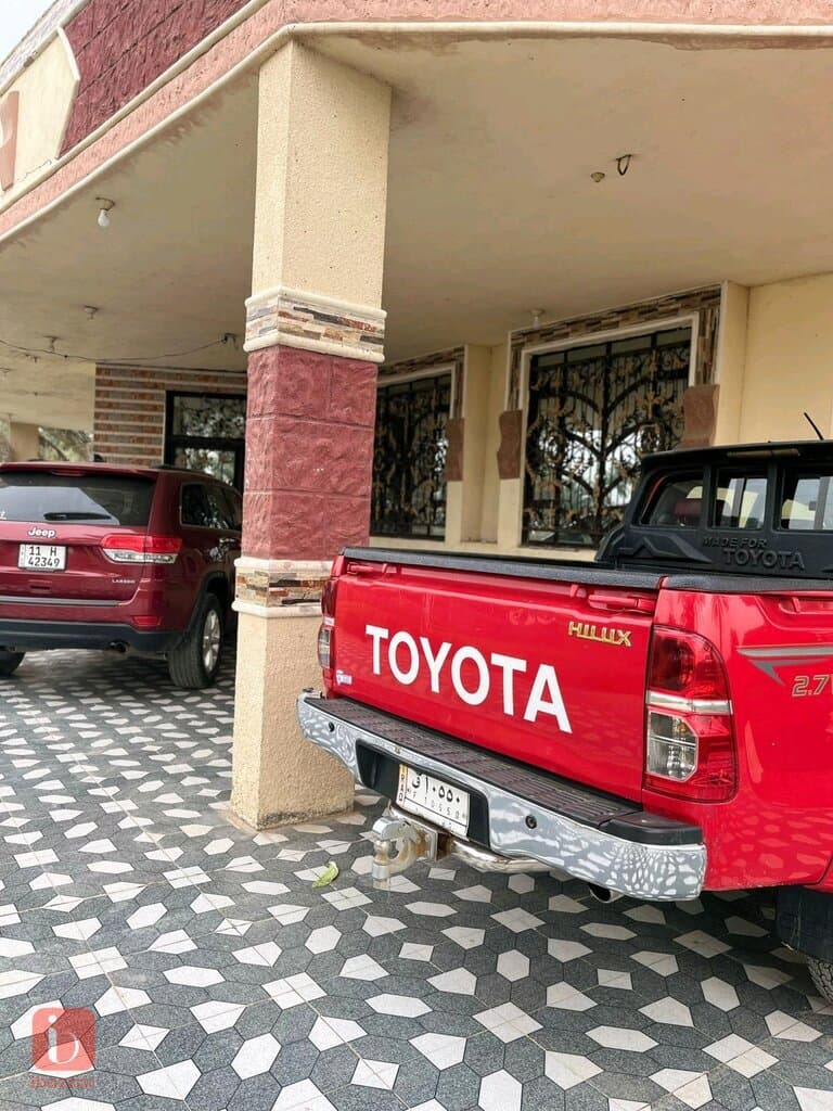 Toyota Hilux 8