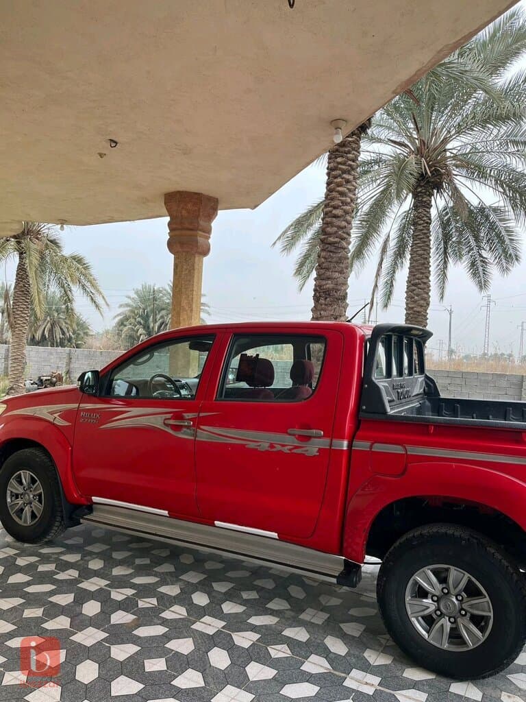 Toyota Hilux 9