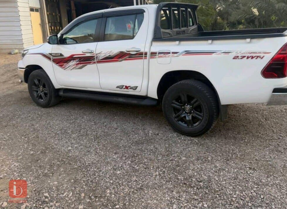 Toyota Hilux SR5 2