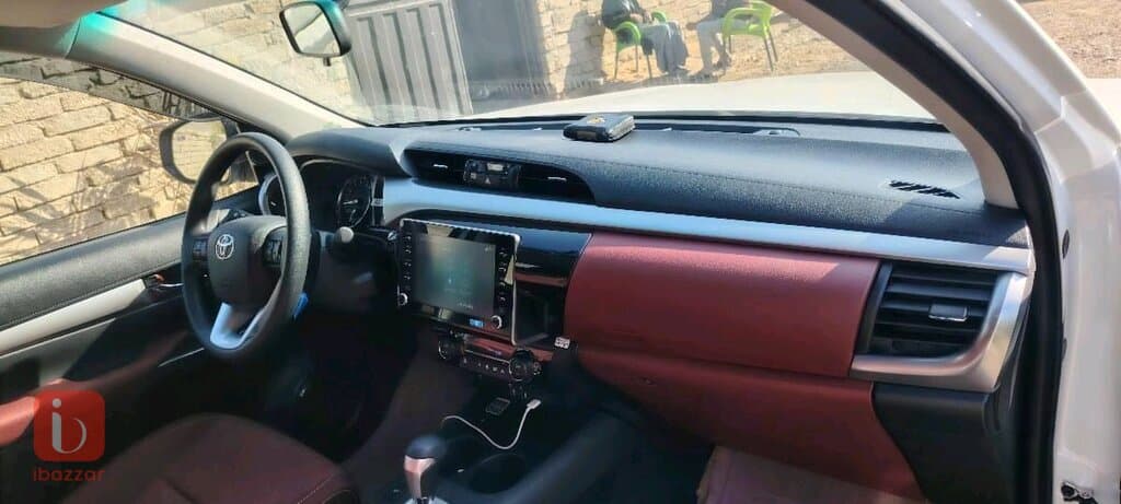 Toyota Hilux SR5 4