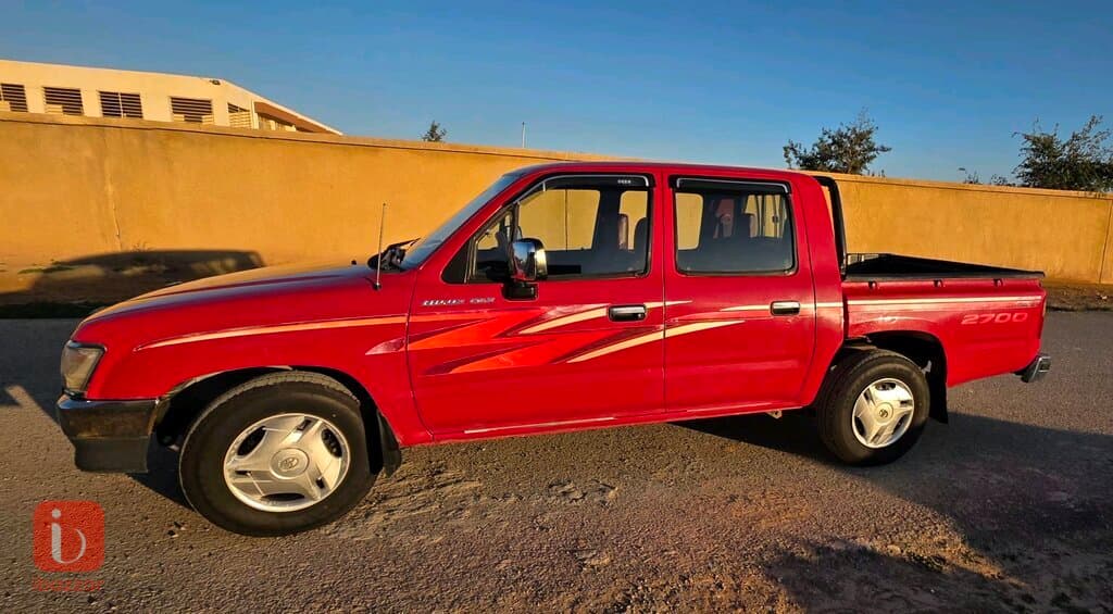 Toyota Hilux Double Cab GLX 6