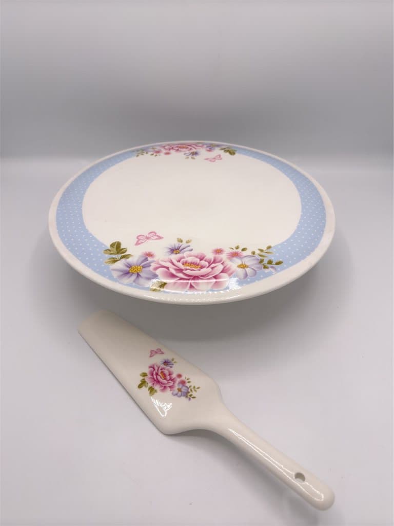 Cake Stand with Clear Glass Dome (White ) 3