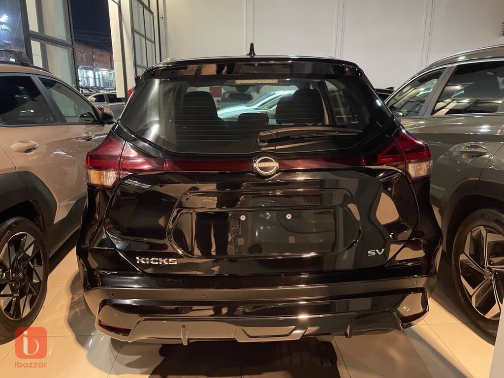 Nissan Kicks SV 5