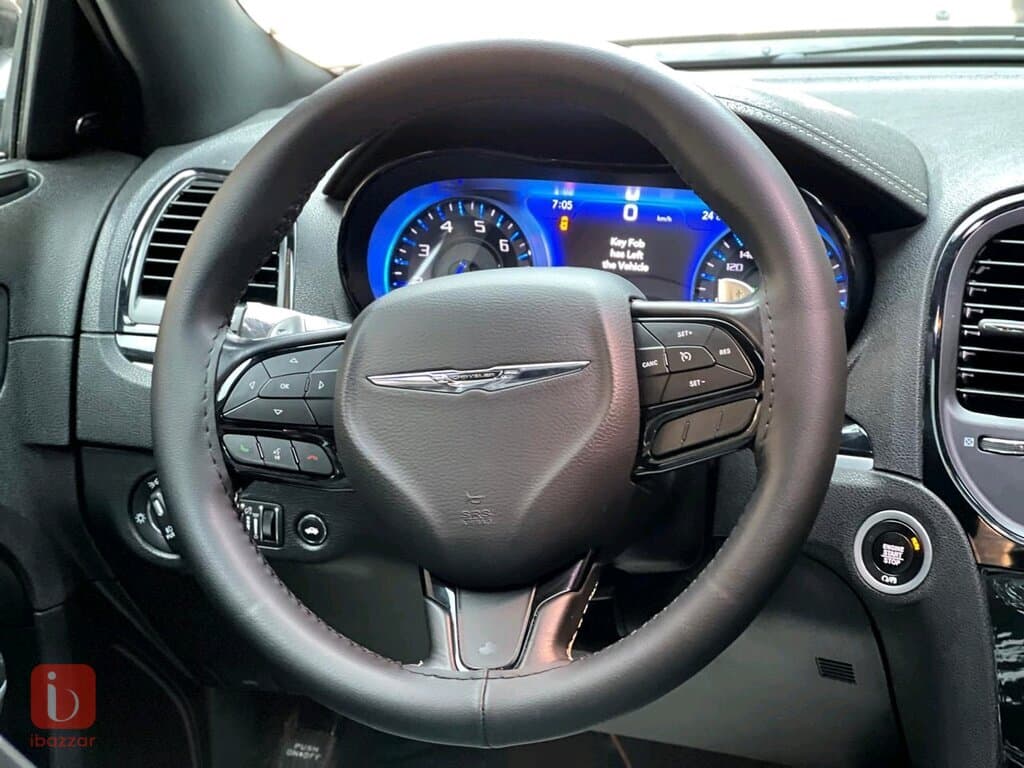 Chrysler 300 S 9