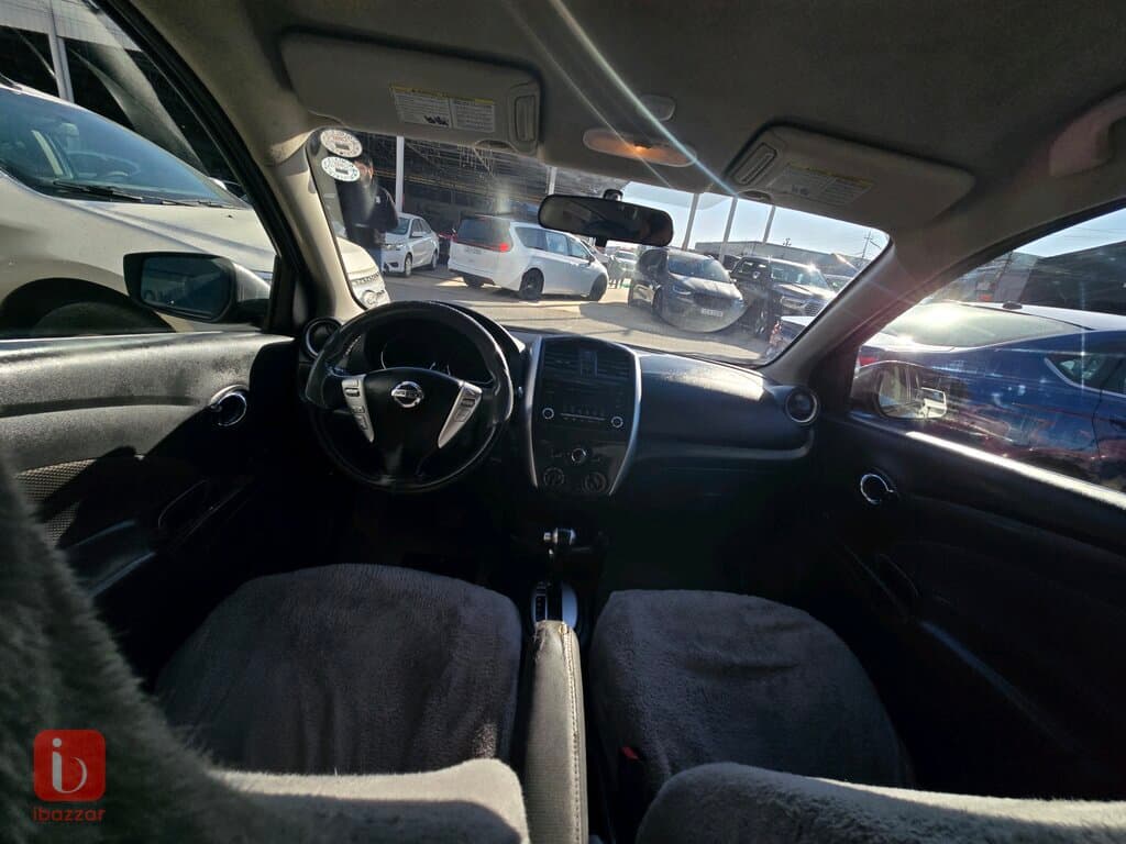 Nissan Versa 8