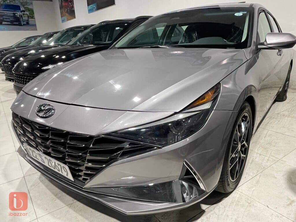 Hyundai Elantra 2