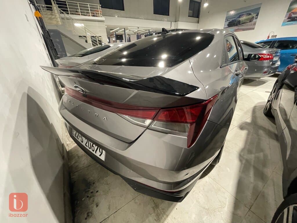 Hyundai Elantra 3