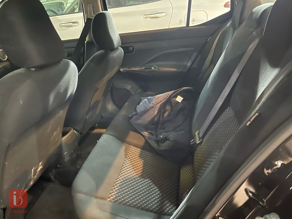 Nissan Versa 6