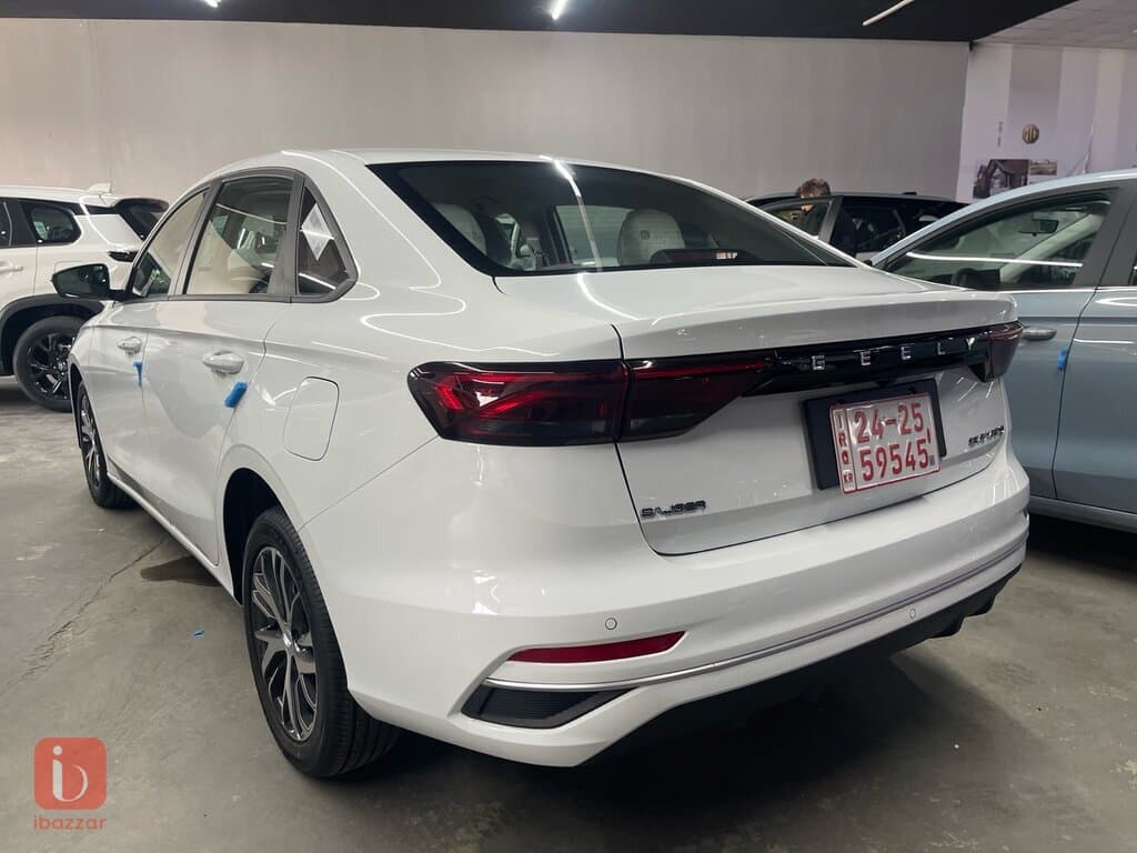 Geely Emgrand 7 3