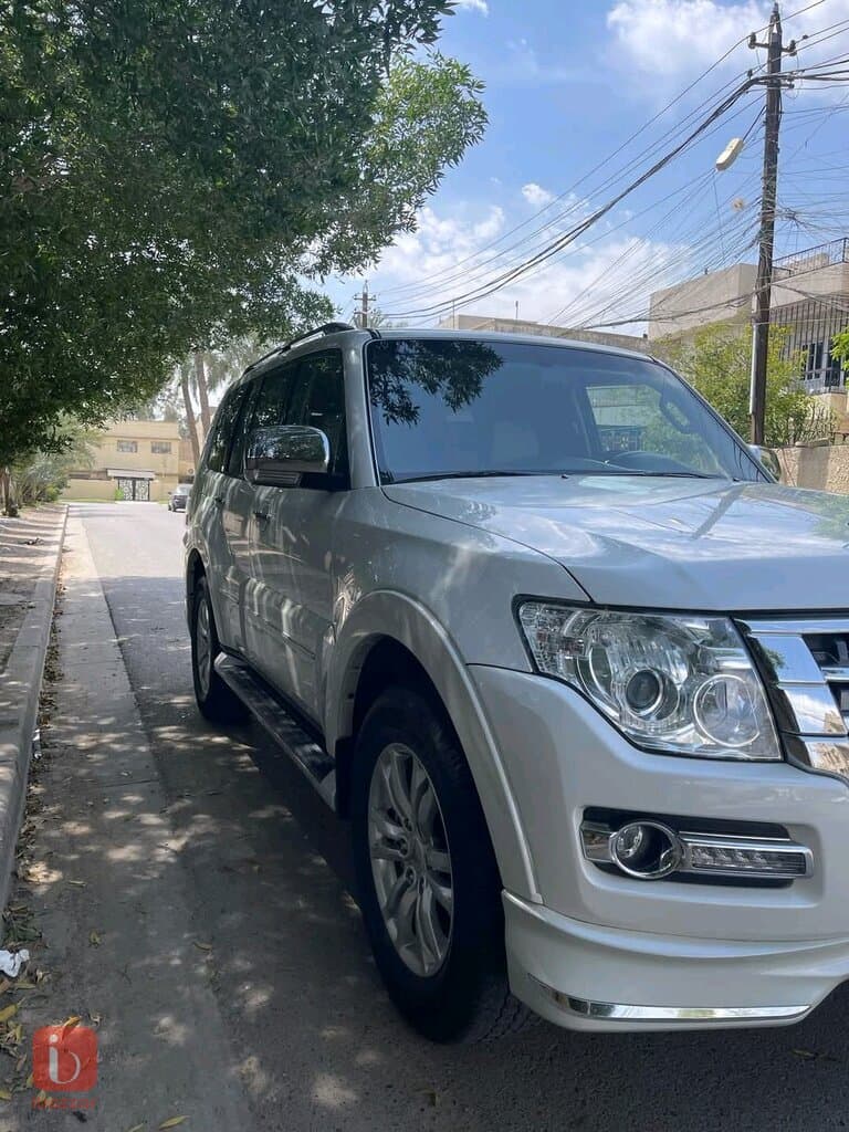 Mitsubishi Pajero Sport GLS Plus 4