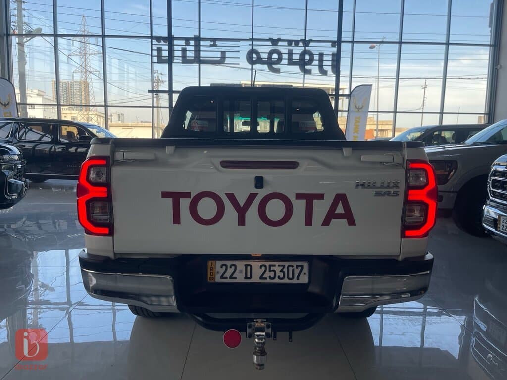 Toyota Hilux 5