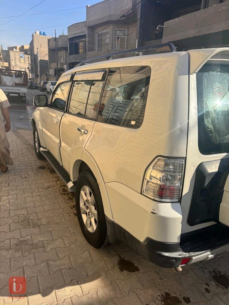 Mitsubishi Pajero GLS 3