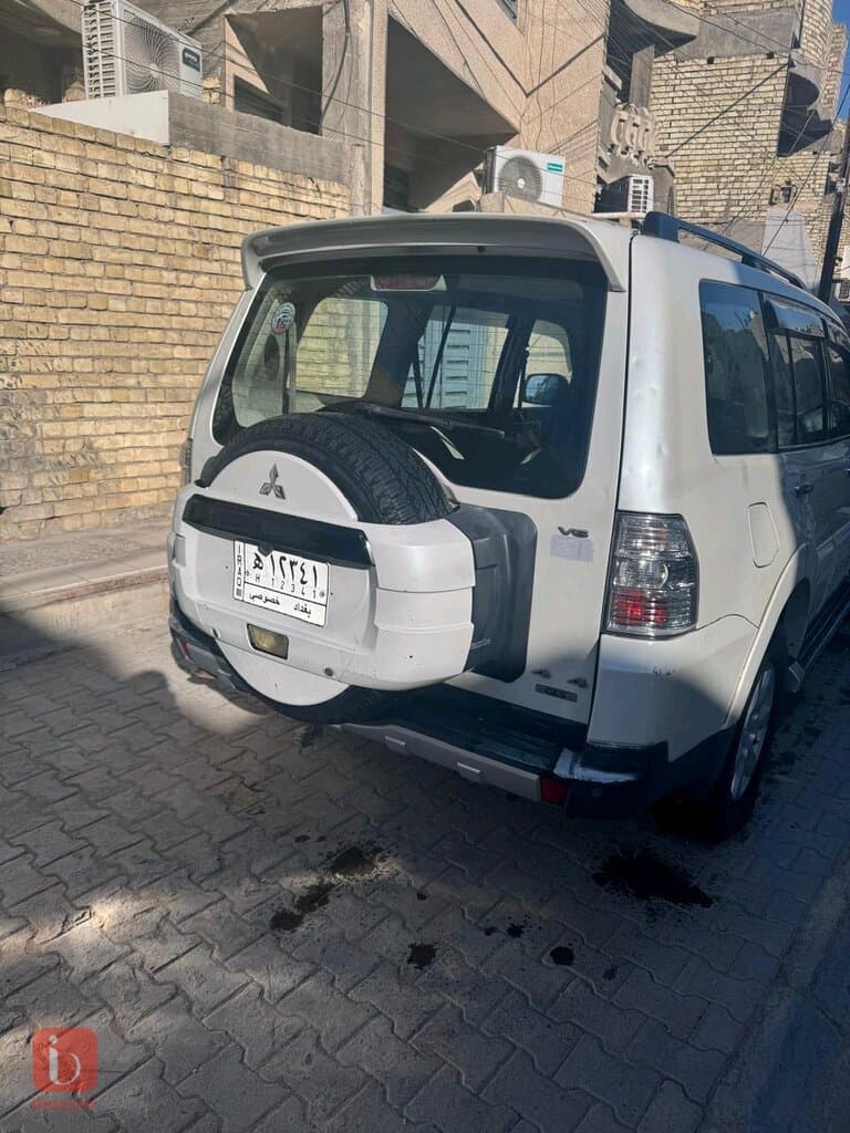 Mitsubishi Pajero GLS 4