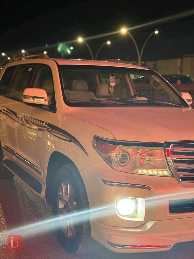 Toyota Land Cruiser VXR 1