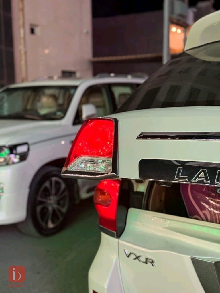 Toyota Land Cruiser VXR 12
