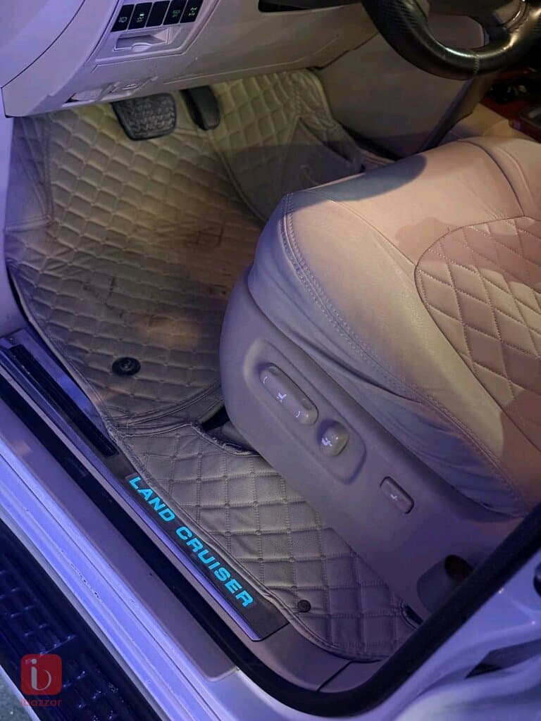 Toyota Land Cruiser VXR 4