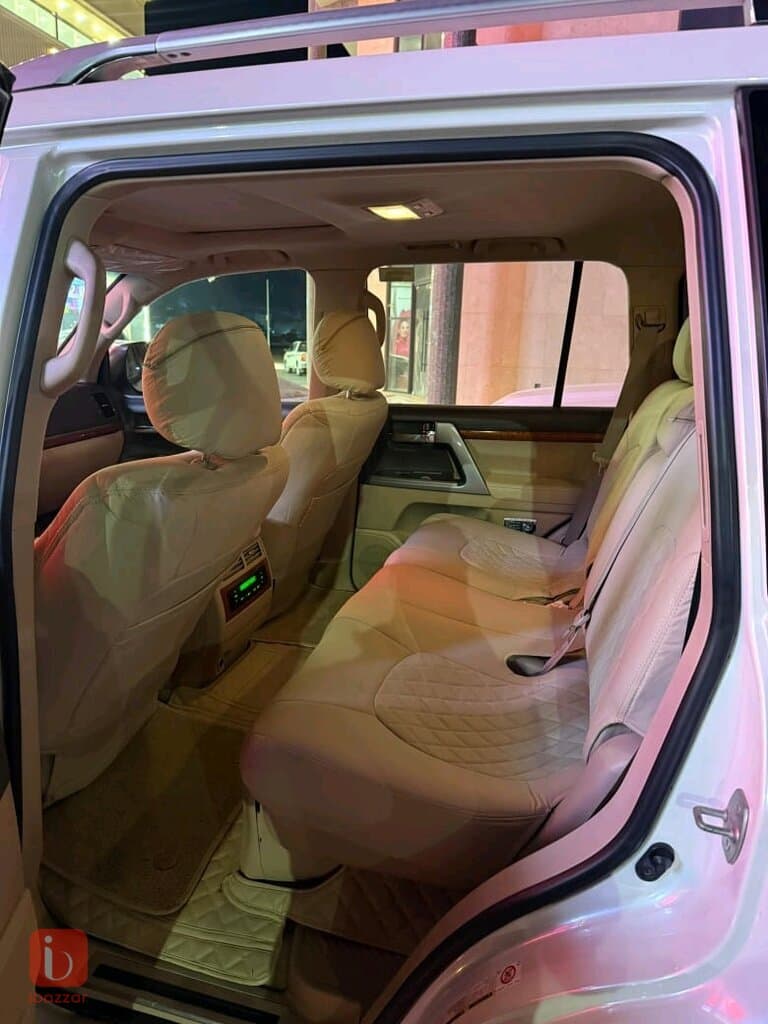 Toyota Land Cruiser VXR 6