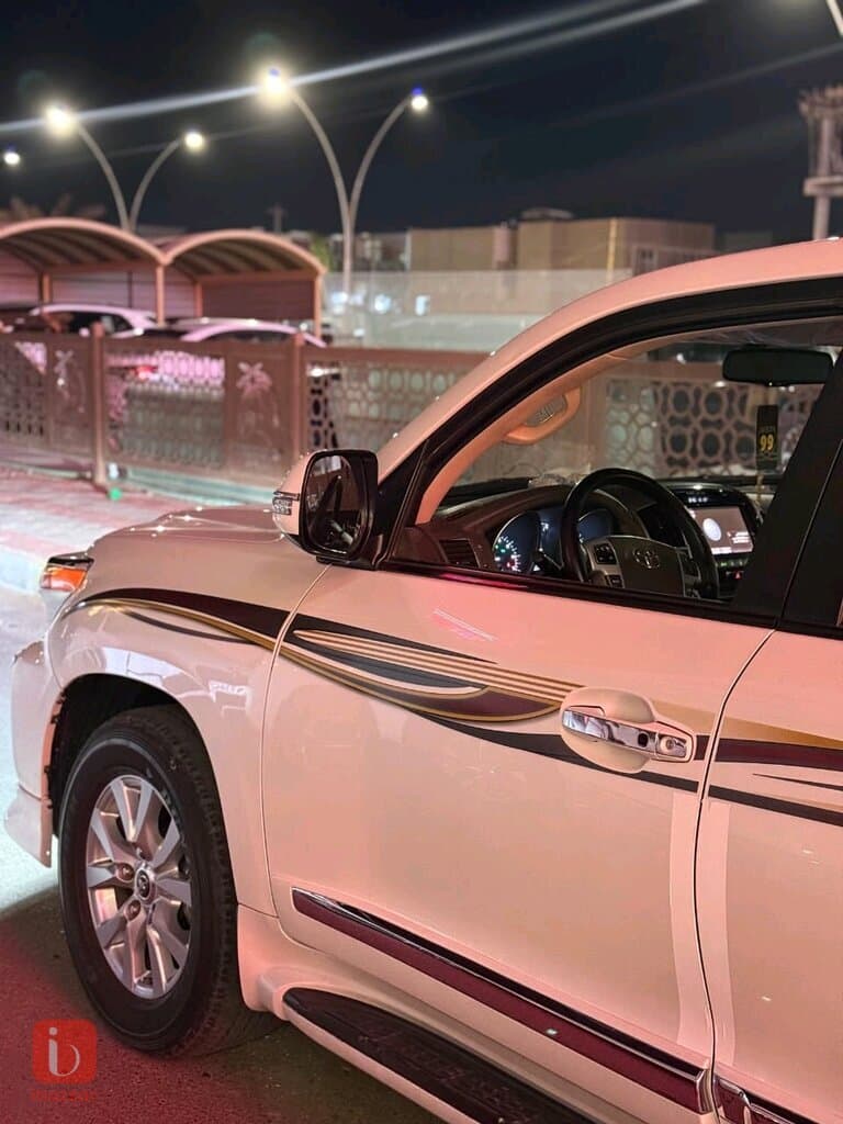 Toyota Land Cruiser VXR 9