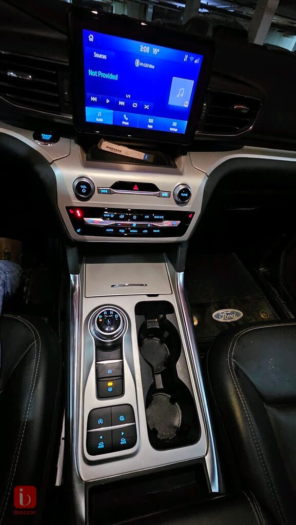 Ford Explorer XLT 3