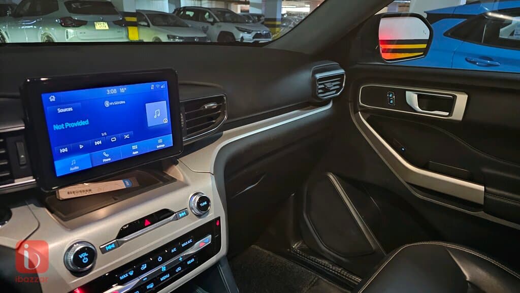 Ford Explorer XLT 4