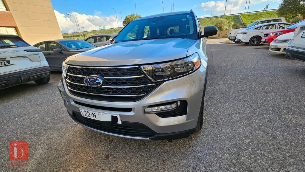 Ford Explorer XLT 8