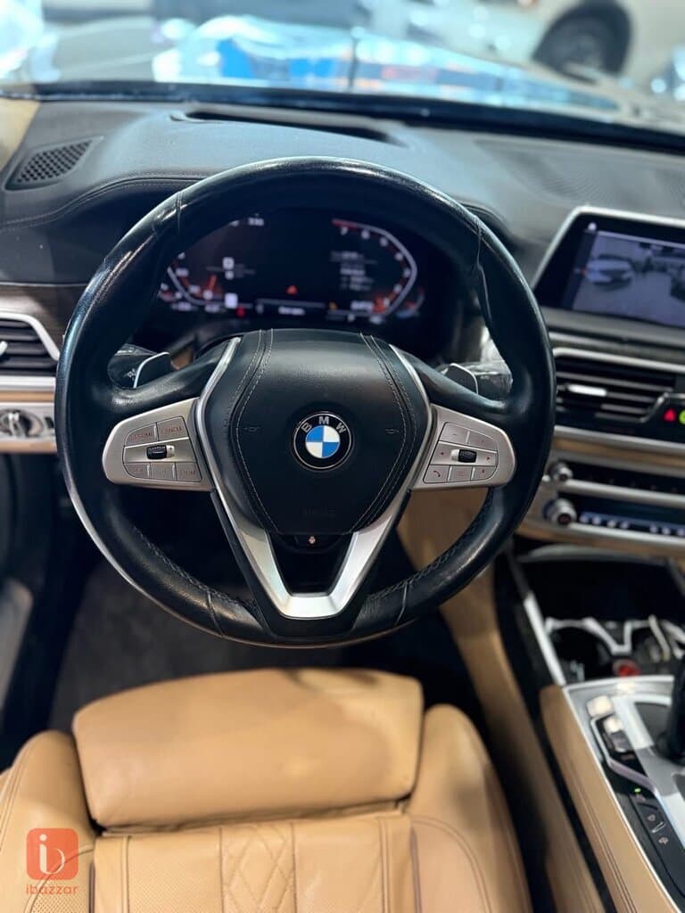 BMW 7-Series 740i 7