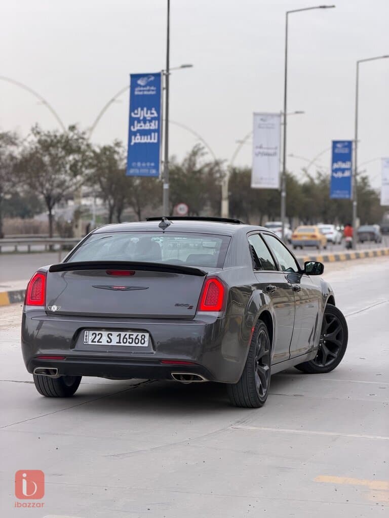 Chrysler 300 S 13