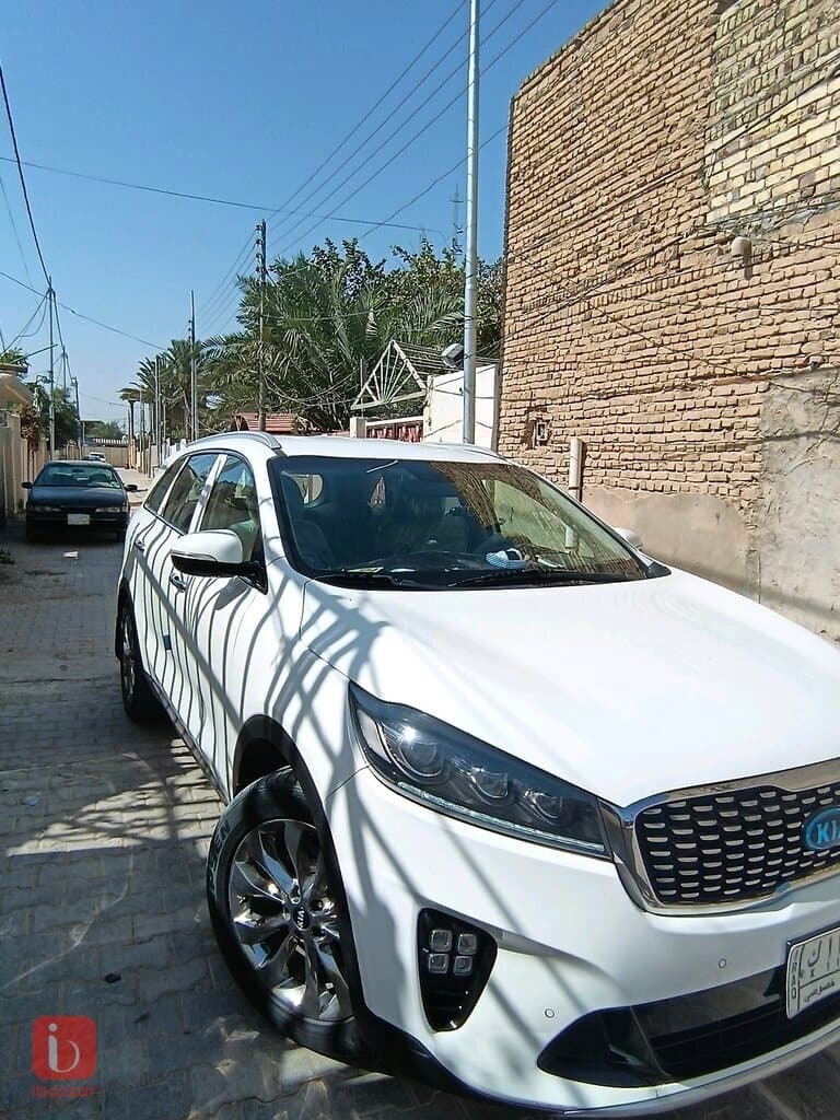 KIA Sorento 4