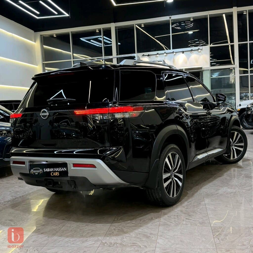 Nissan Pathfinder Platinum 13