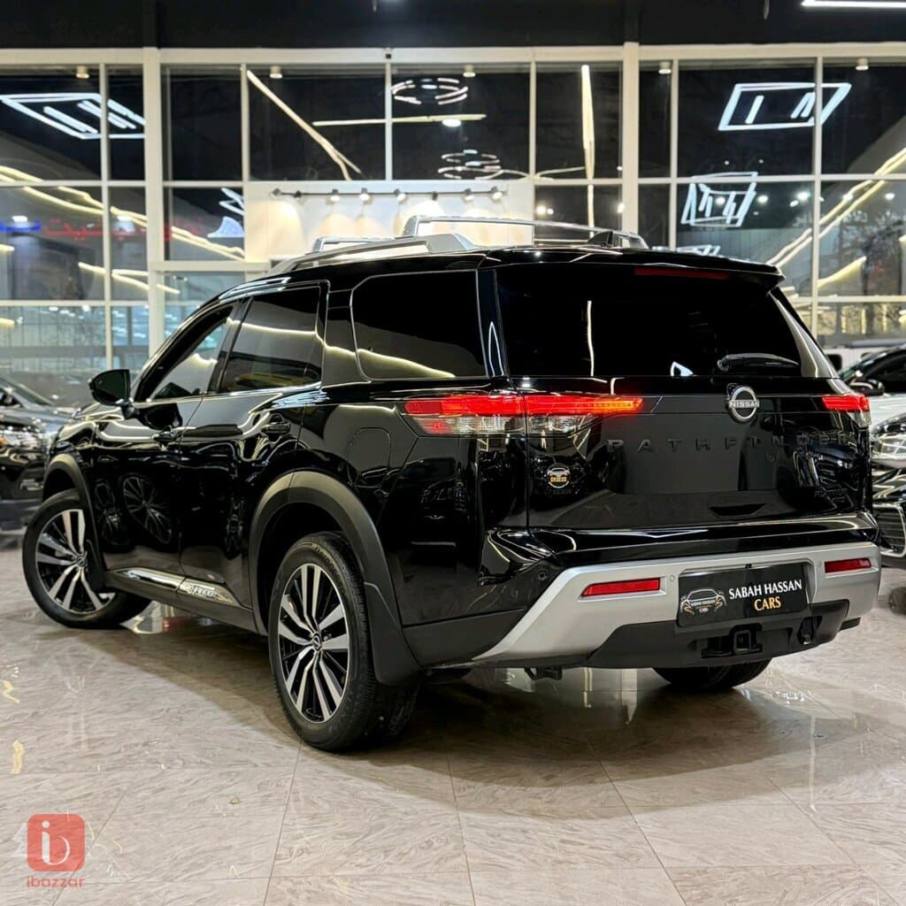 Nissan Pathfinder Platinum 3