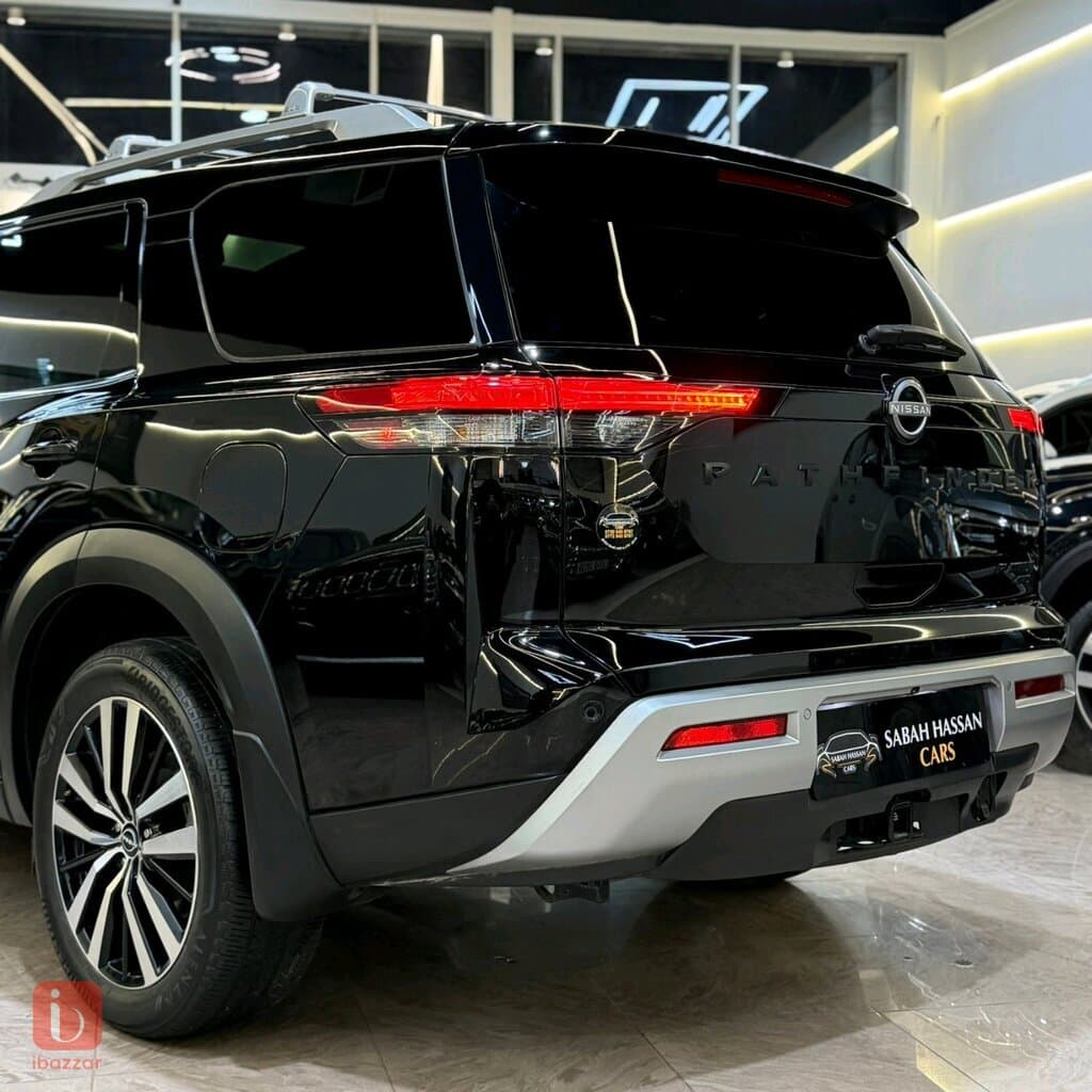 Nissan Pathfinder Platinum 4