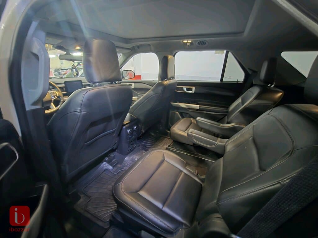 Ford Explorer XLT 4