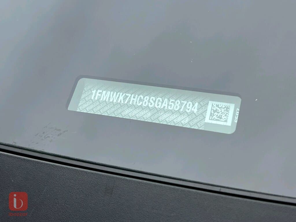 Ford Explorer Platinum 16