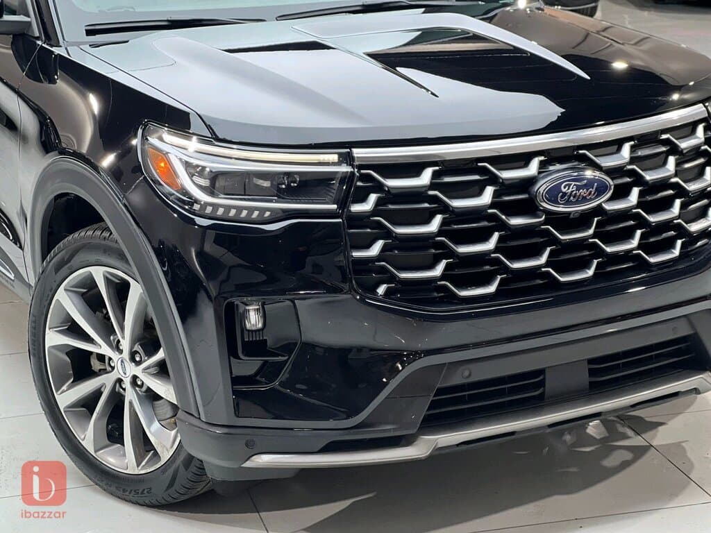 Ford Explorer Platinum 8