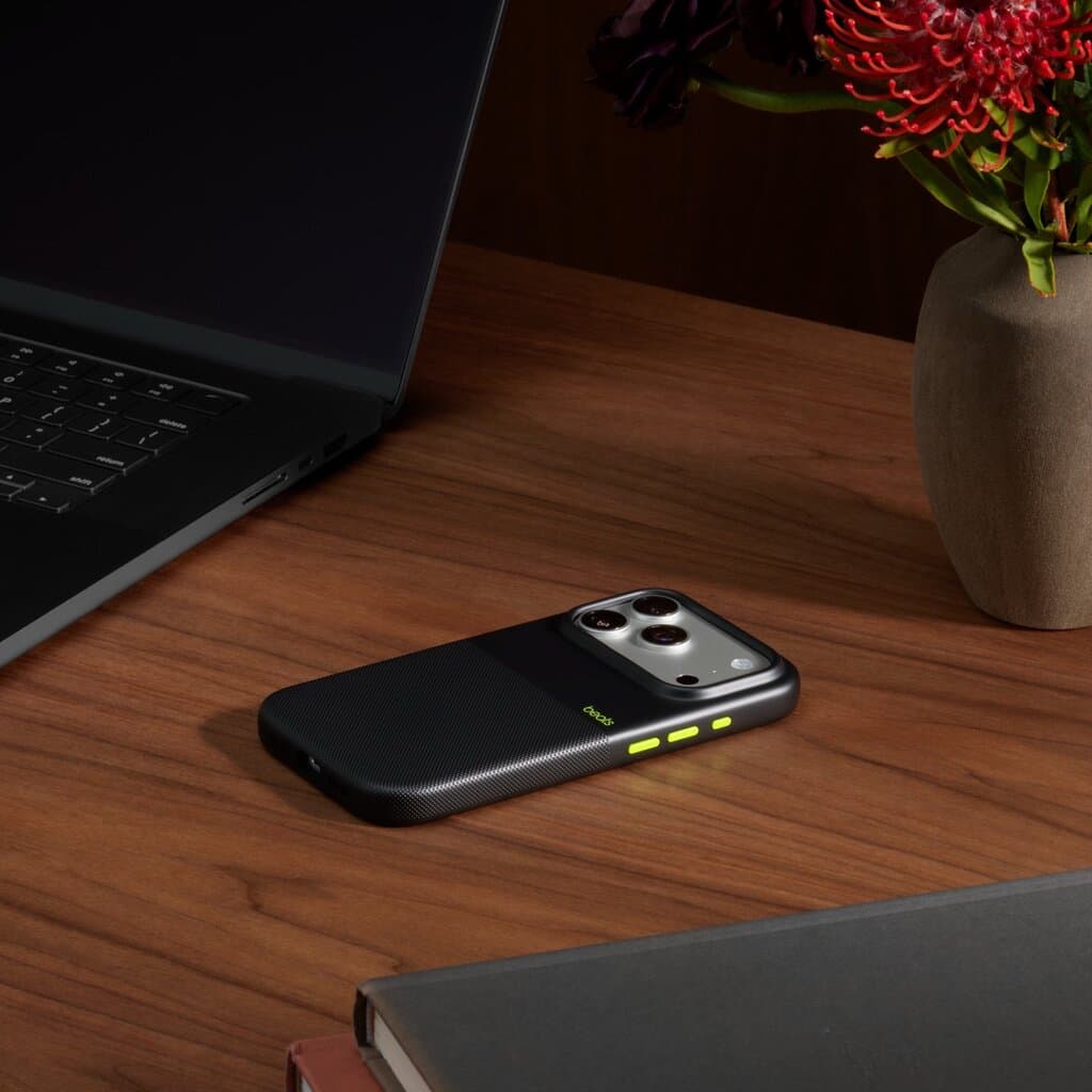 Beats iPhone 17 Pro Hardshell Case with MagSafe 2