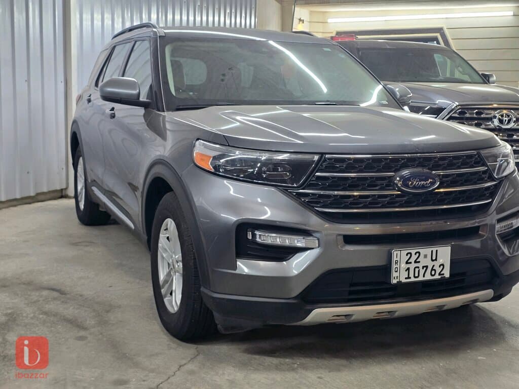Ford Explorer XLT 2