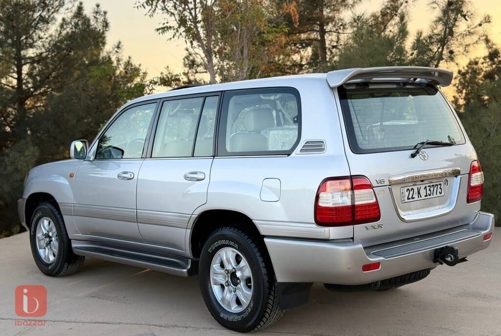Toyota Land Cruiser VXR 2
