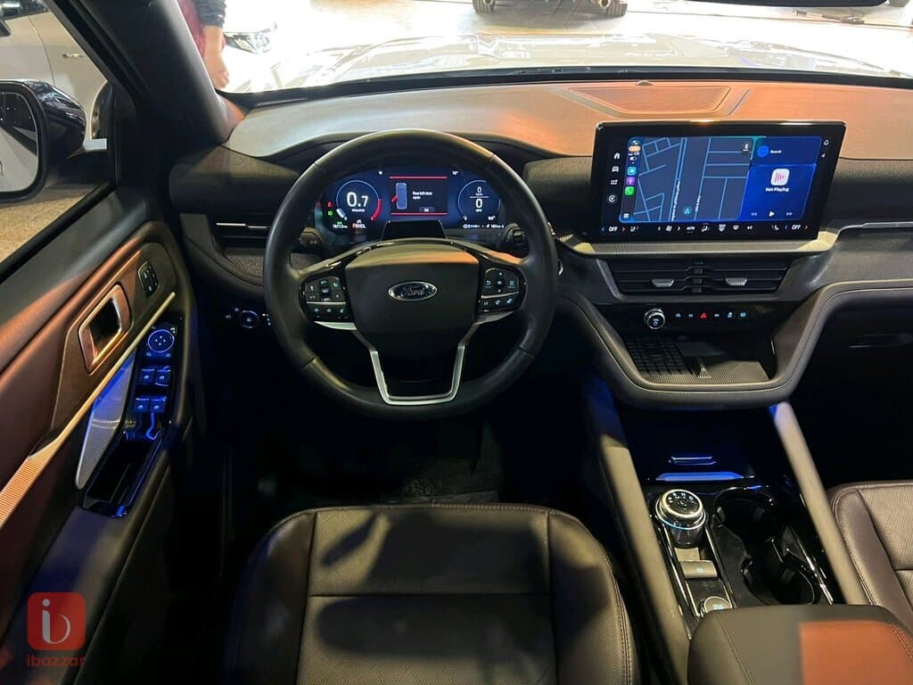 Ford Explorer Platinum 11