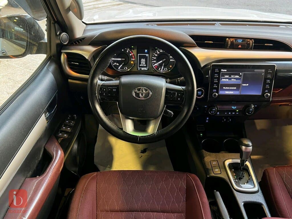 Toyota Hilux 7
