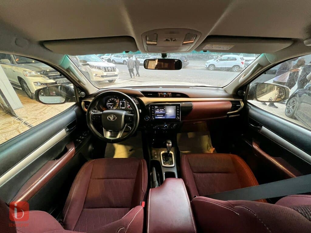 Toyota Hilux 8