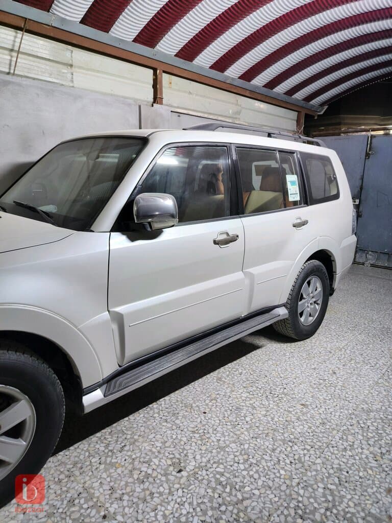 Mitsubishi Pajero GLS 6