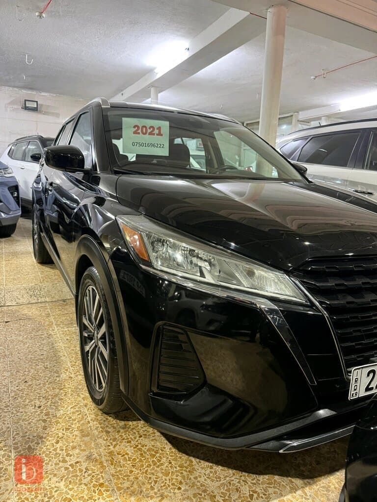 Nissan Kicks SV 2